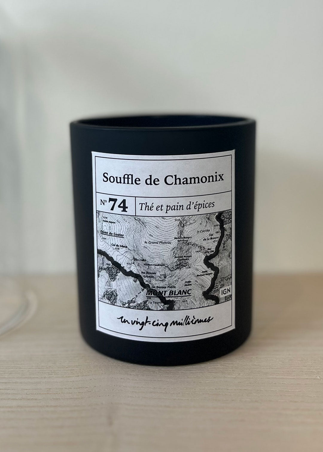 Bougie chamonix IGN artisanale, the et pain d'epices 210gr
